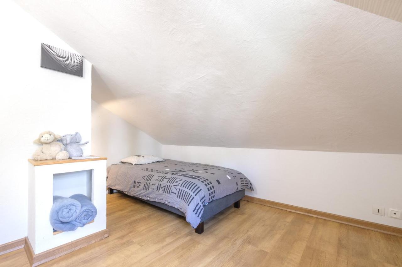 Beau Duplex: Cozy 3-star With Netflix And Parking Apartment *
