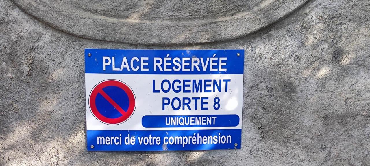 Appartement Beau Duplex 54m2, Calme, 2 Chambres, Netflix Et Wifi, Tv 140cms, Parking, Hypercentre A 400m, Arrivee Tardive Possible Avec Boite A Cles *